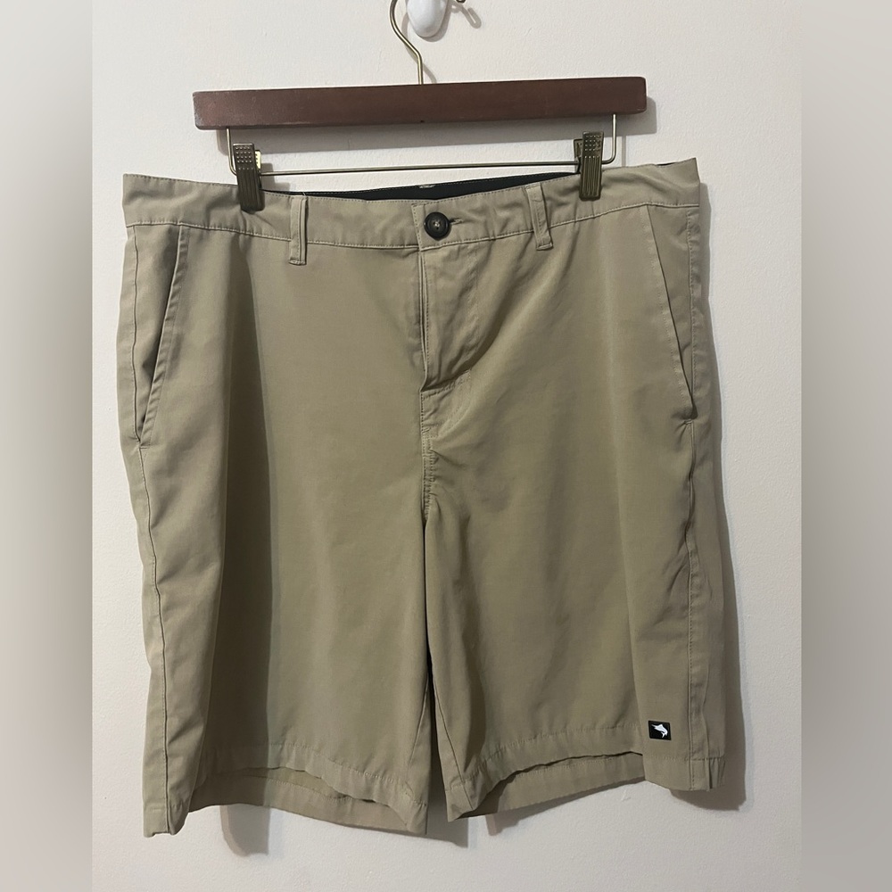 Salt Life Men’s Flat Front Khaki Shorts size 34